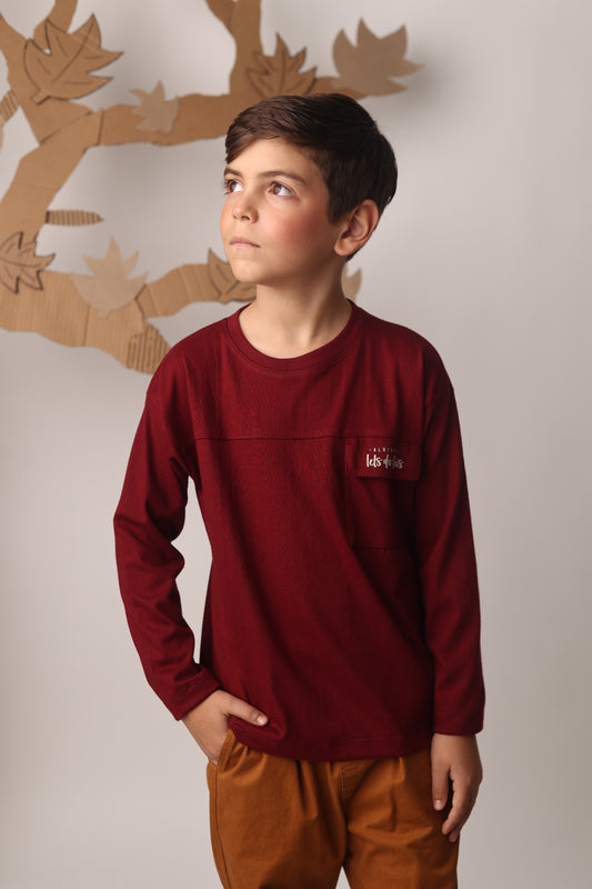 Playera tipo sweatshirt vino con parche “Let’s do this”